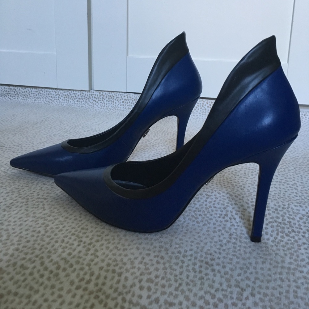 Rock & Republic pumps sz 8.5 black n blue, heels